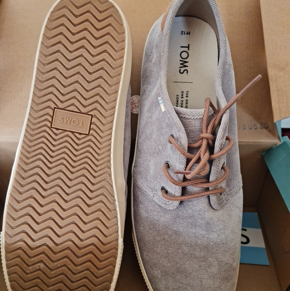 Men's Toms, Carlo style, size 12, light grey denim,new with tags in box, laced - Picture 2 of 5